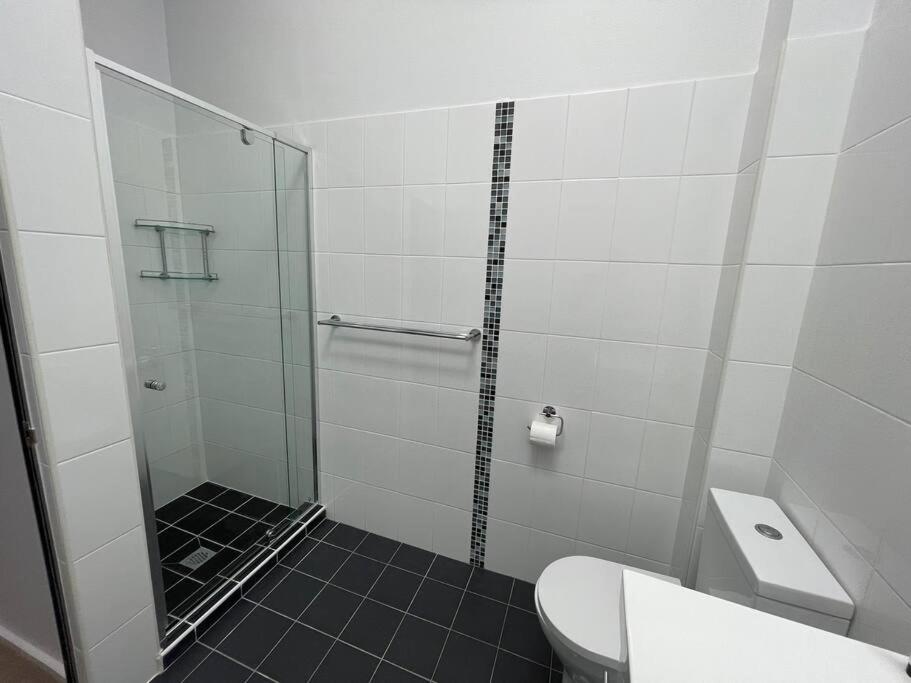 Modern 2 Bedroom Warehouse Conversion - B&B Sídney