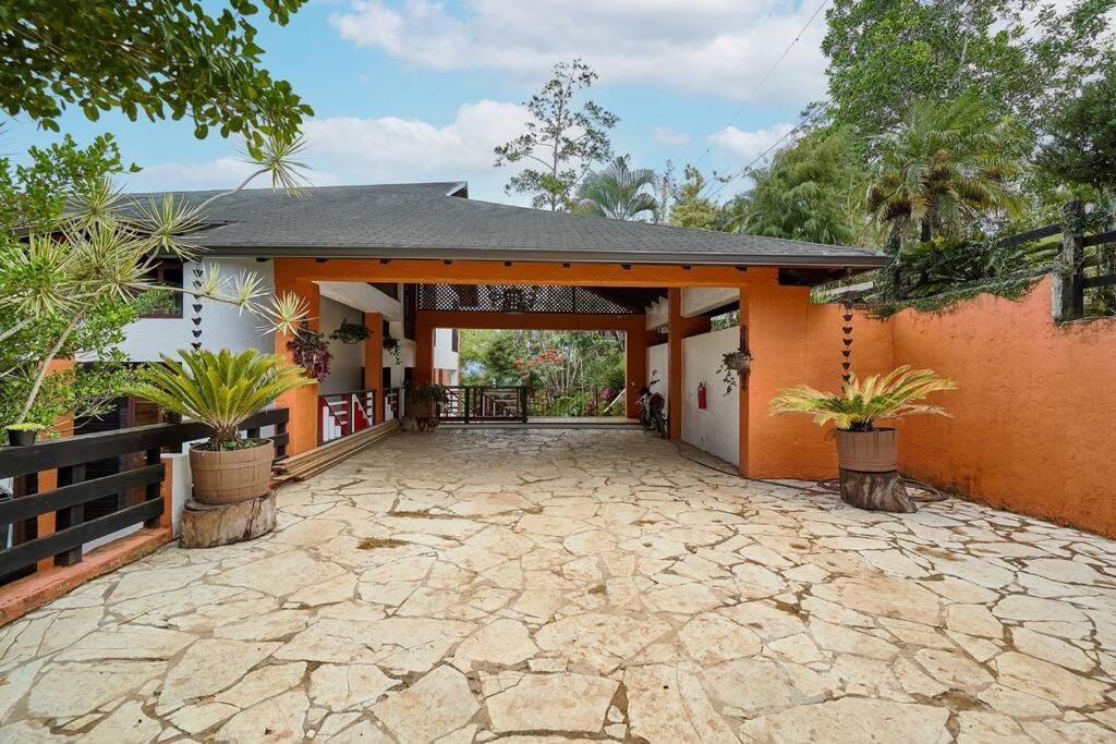 Villa ines-4X4only-Jarabacoa-View-Jacuzzi-5BR - B&B