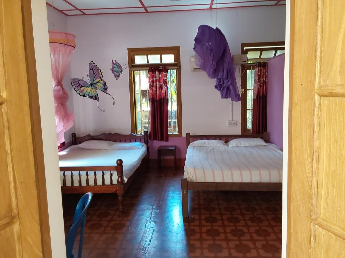 Johnson's Homestay With Pool & Ecohouseboat near town beach - B&B Alleppey