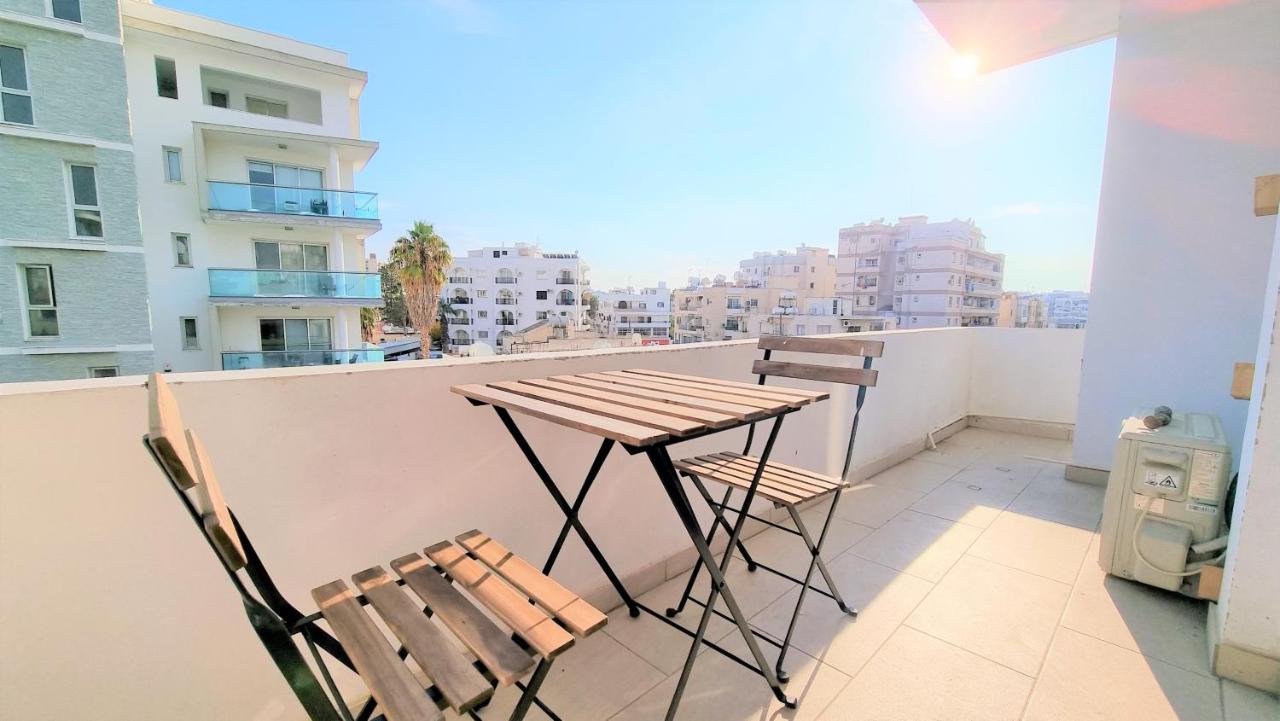 Spacious Lightflooded 2BR Apt / Near Center & Harbour - B&B