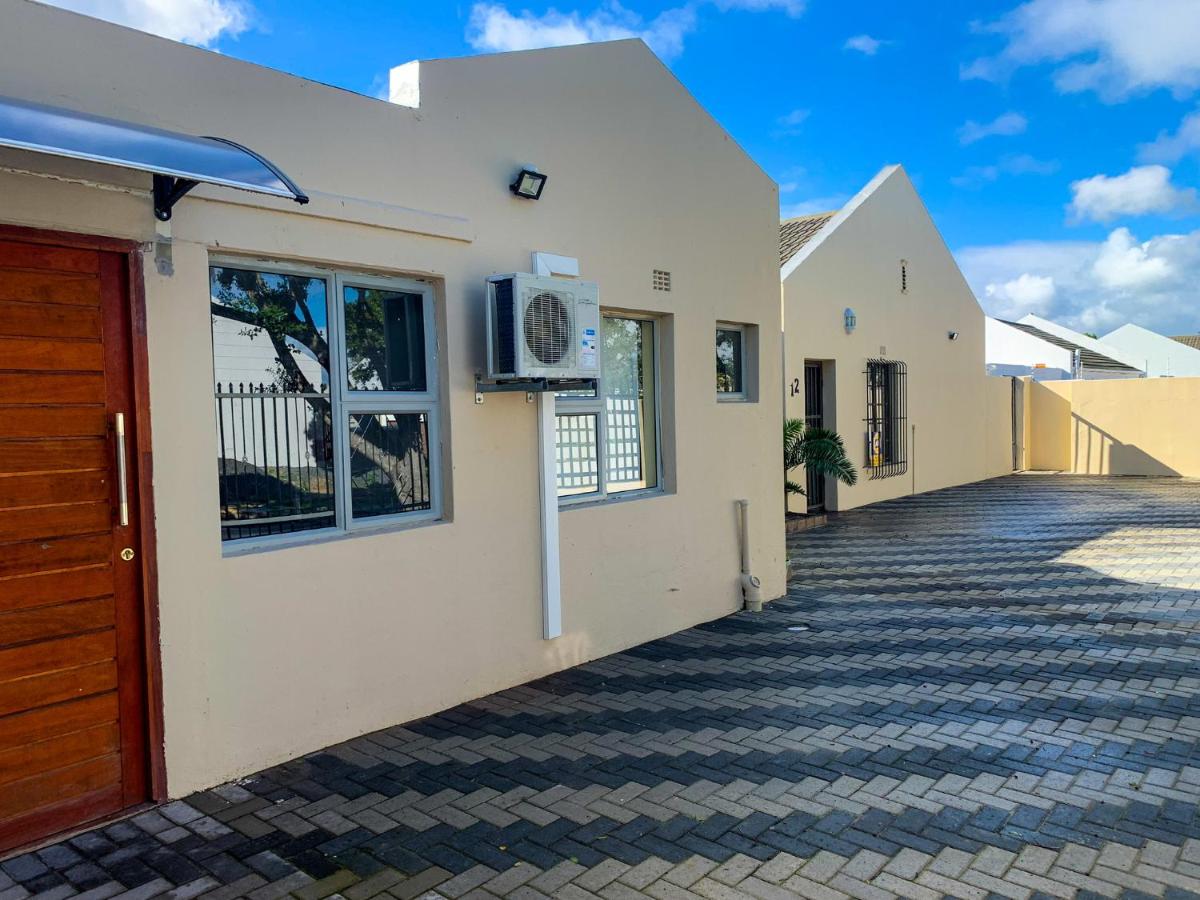 B&B Cape Town - ALIAHIDI - Bed and Breakfast Cape Town