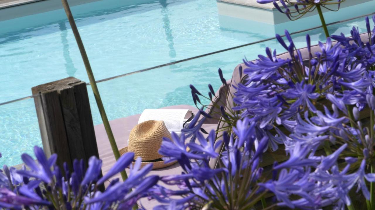 Apartment with Pool View 