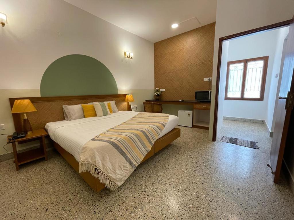 Queen Room with Balcony