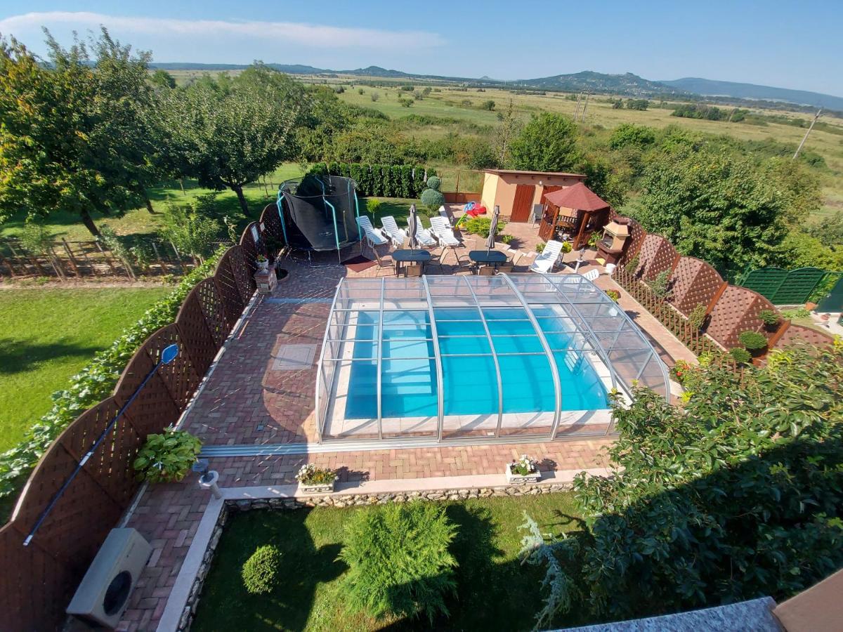Fenyves Vendèghàz - B&B