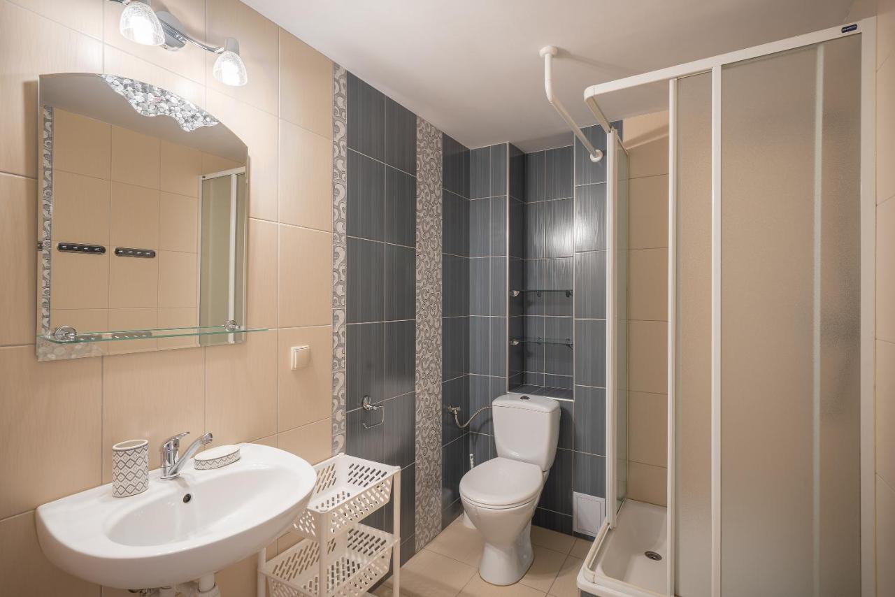 Triple Room with Private Bathroom
