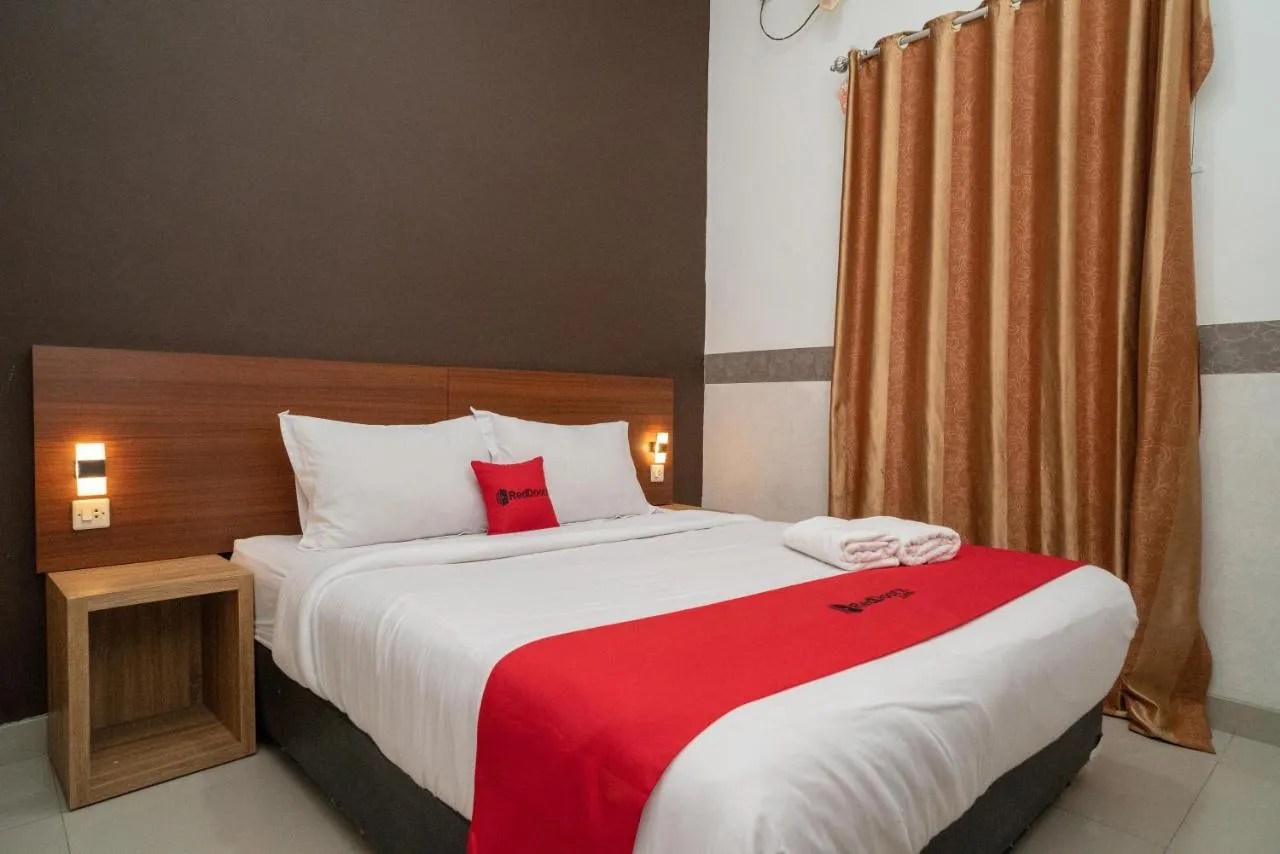 B&B Kebantenan Tiga - RedDoorz Syariah near Kota Cinema Mall Jatiasih - Bed and Breakfast Kebantenan Tiga