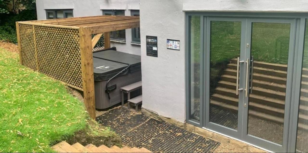 The Leeds Gathering - Hot Tub - EV Charging - Bed and Breakfast Leeds