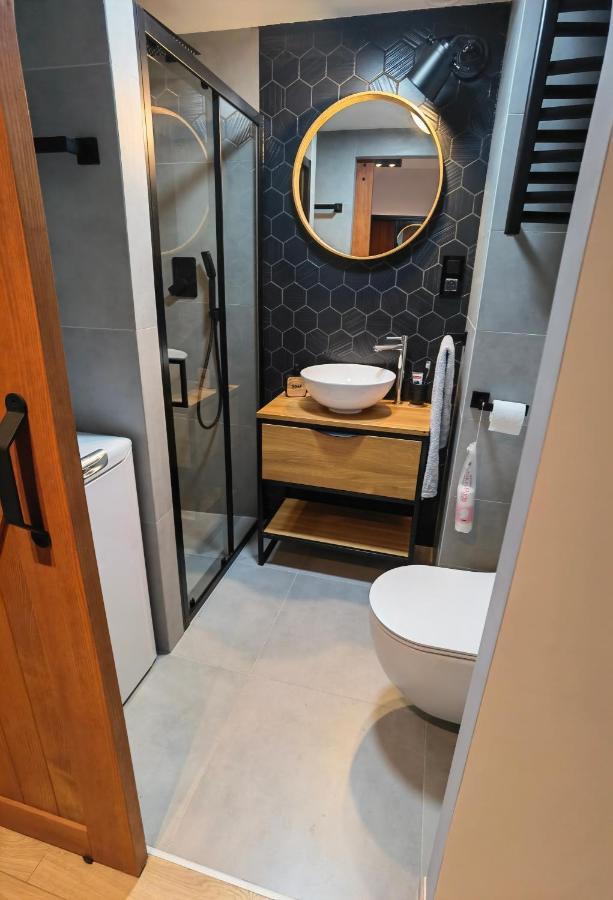 Apartament Loft Studio Airport blisko lotniska Zarembowicza lotnisko - Chambres d'hôtes Wrocław