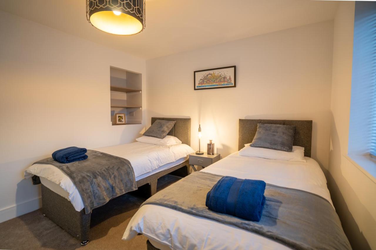 B&B Crawley - Mill Road Apartment First Floor - Bed and Breakfast Crawley