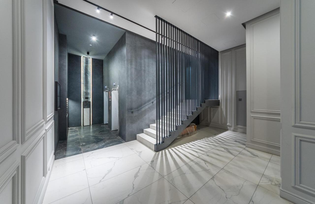 Апартаменти-студіо "Premium Lux Apartments French Quarter 2" з гідромасажною ванною чи з душем - Ferienwohnung