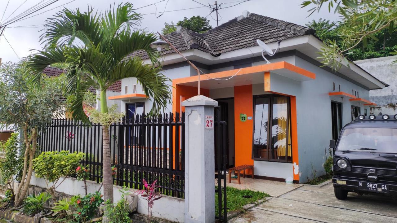 B&B Batu - RA Villa - Bed and Breakfast Batu