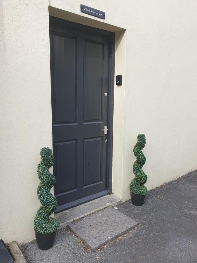 The Mews, Character cottage in The South Hams, Stunning walks on the doorstep, a 20 minute drive to the beautiful sandy beaches, Quiet courtyard setting with free off road parking! - B&B