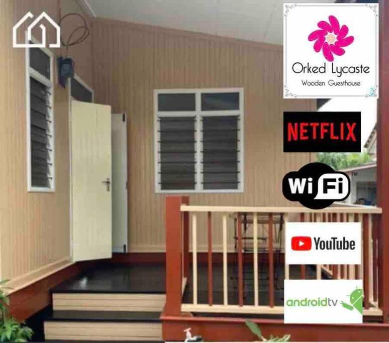 B&B Kuala Terengganu - Orked Lycaste Wooden Village Chalet - Bed and Breakfast Kuala Terengganu