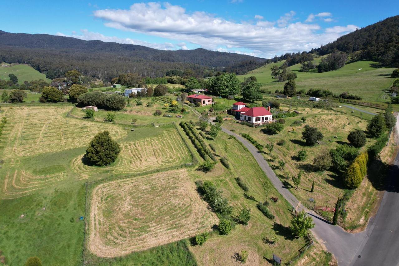 B&B Lilydale - Cherry Top Farmstay - Boutique Eco Village - Bed and Breakfast Lilydale