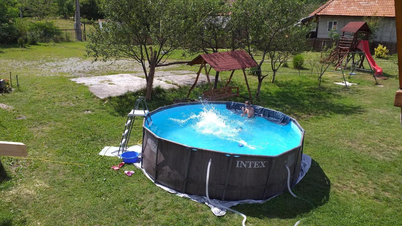 Cabana Iubu - B&B