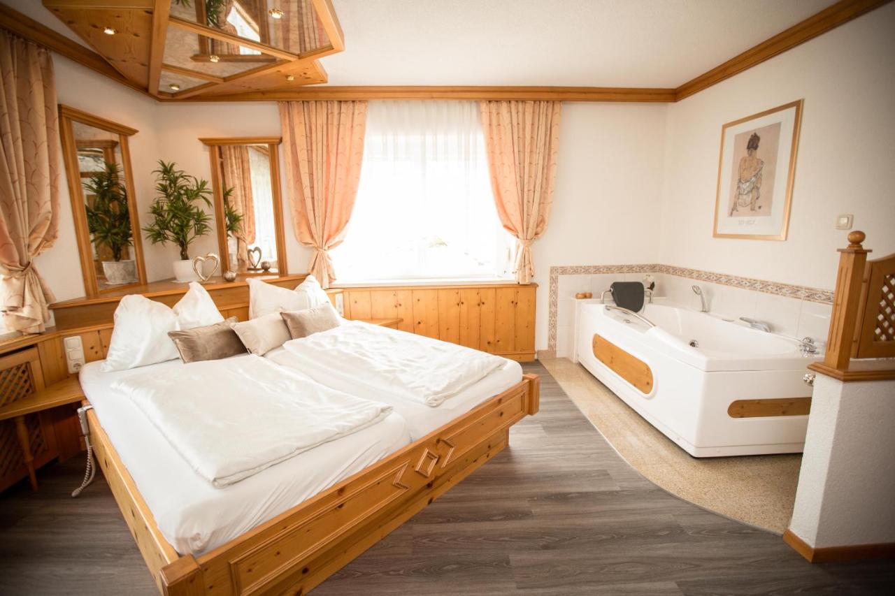 Deluxe Apartment with Spa Bath