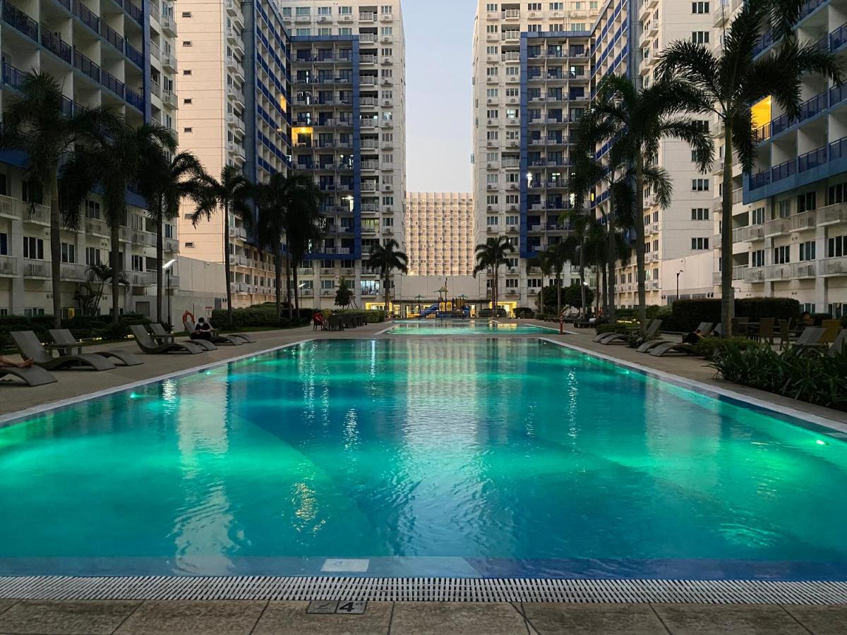 Azenith Staycation At Sea Residences Moa - B&B