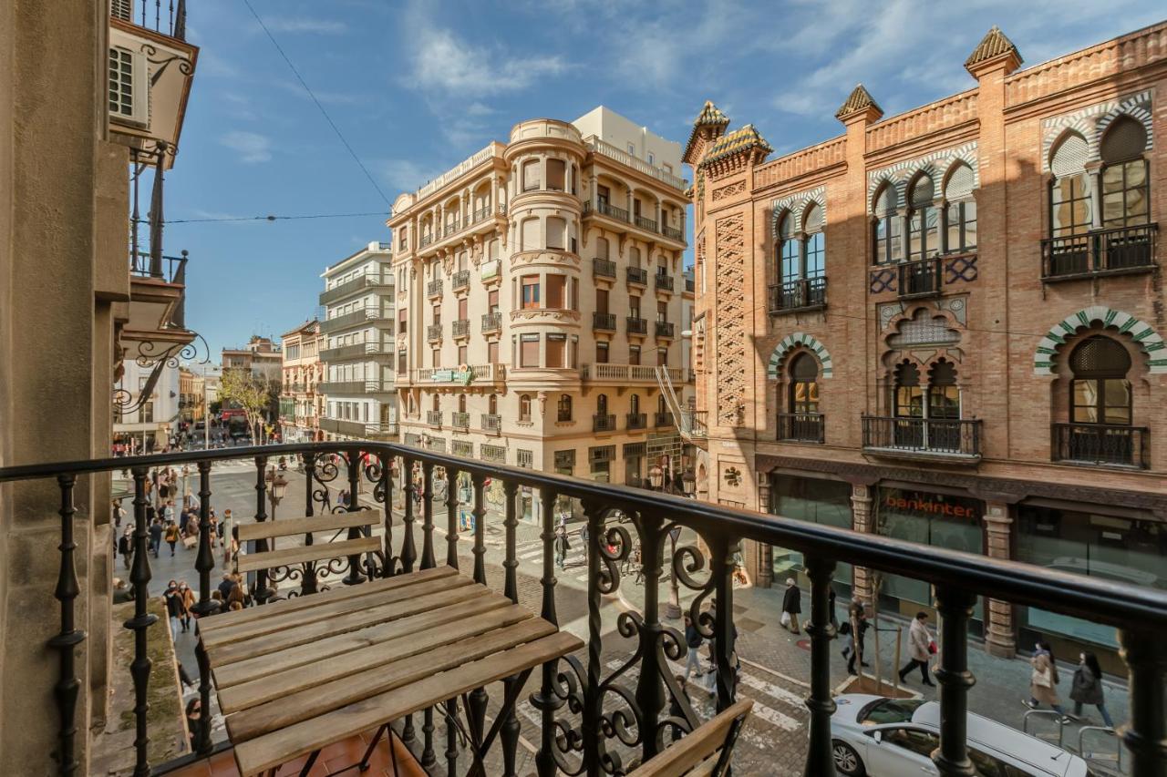 Avanti La Campana, con un balcón que te enamorará del ambiente de Sevilla - Ferienwohnung