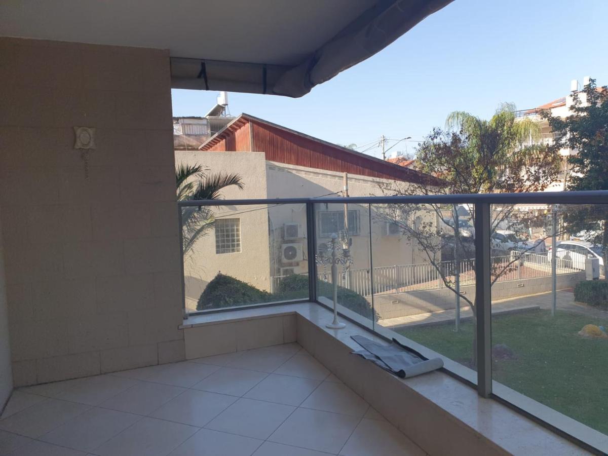 B&B Rehovot - Large 4 bedroom apartement in central rehovot. - Bed and Breakfast Rehovot