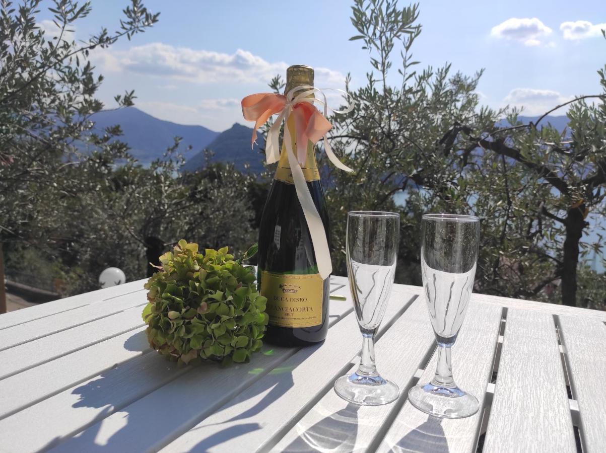 CasaDolcelago Marone Villa con Giardino Vista Lago Private Parking - Ferienwohnung