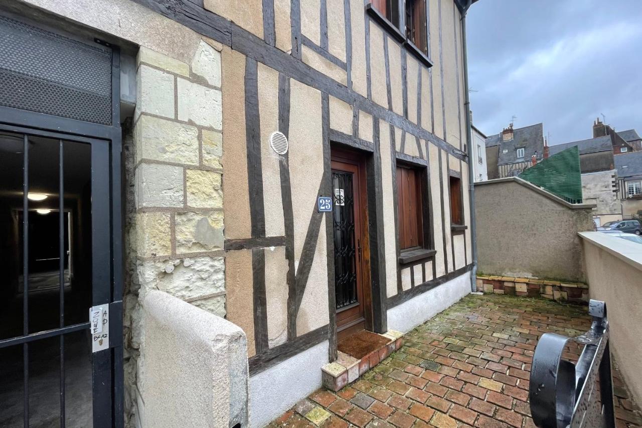 Le Chambord Beautiful half-timbered house with terrace - B&B