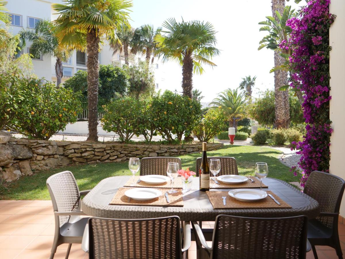 Spacious Apartment near Porto de Mos Beach, Lagos. - B&B Lagos