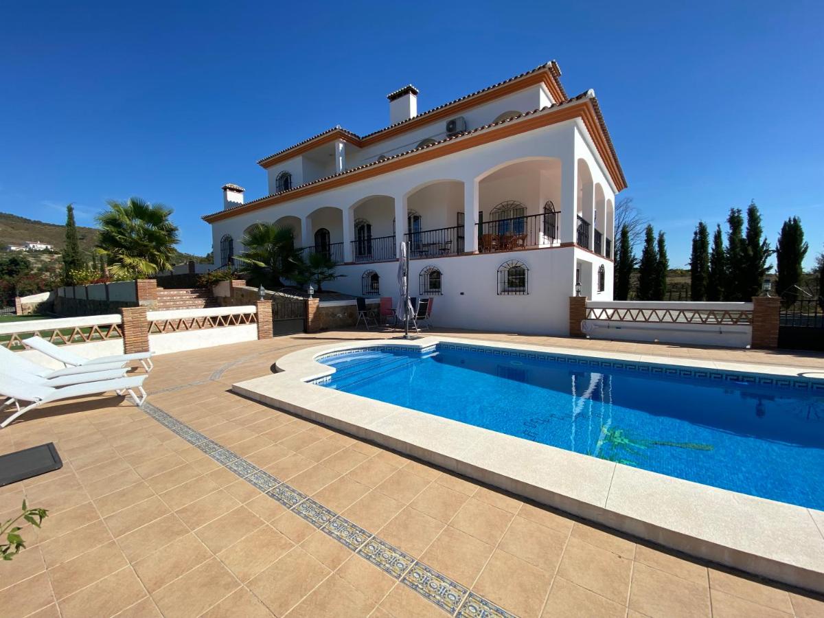 B&B Casarabonela - Spacious Villa with Exceptional Views in Malaga - Bed and Breakfast Casarabonela