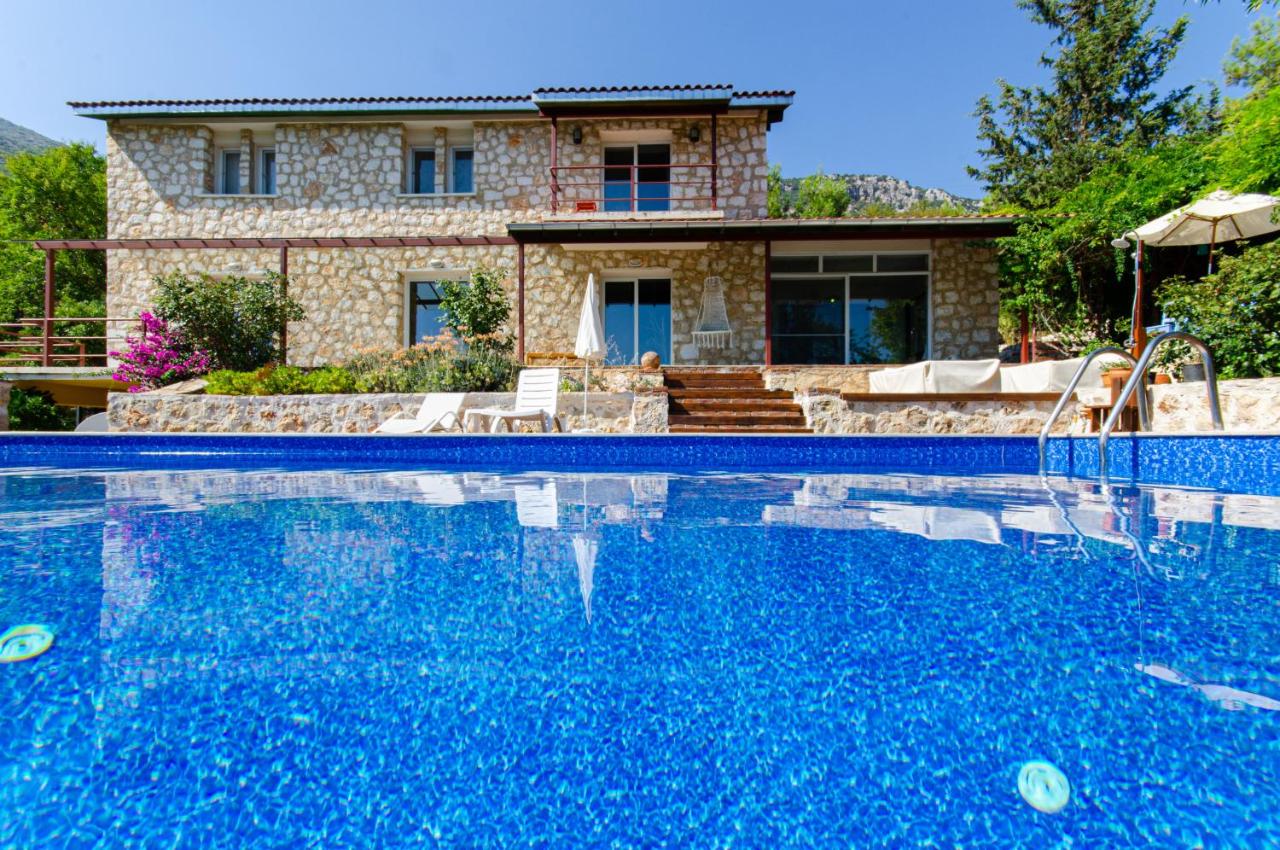 Stone clad Villa La Maison P - B&B Kas