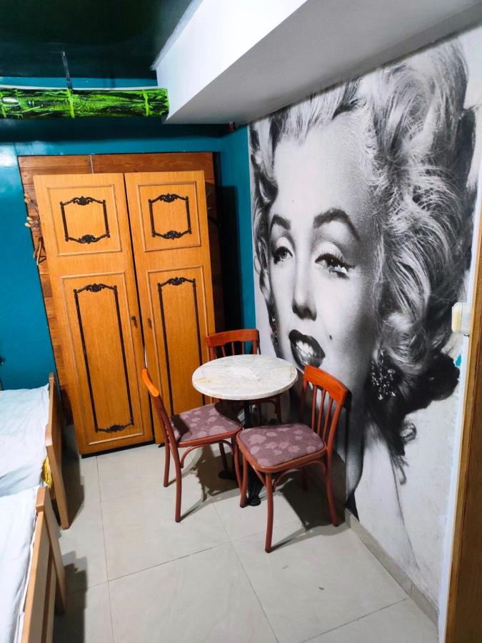 Dreibettzimmer mit Gemeinschaftsbad