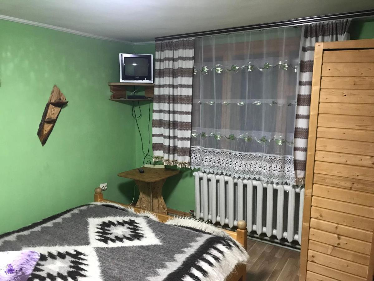 Camera Familiare con Vista Giardino