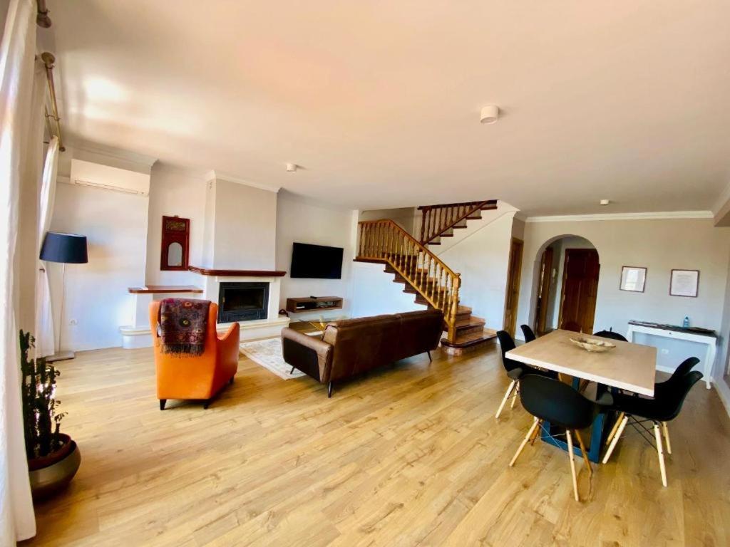 Casa con increíbles vistas a las montañas y al mar - B&B Frigiliana