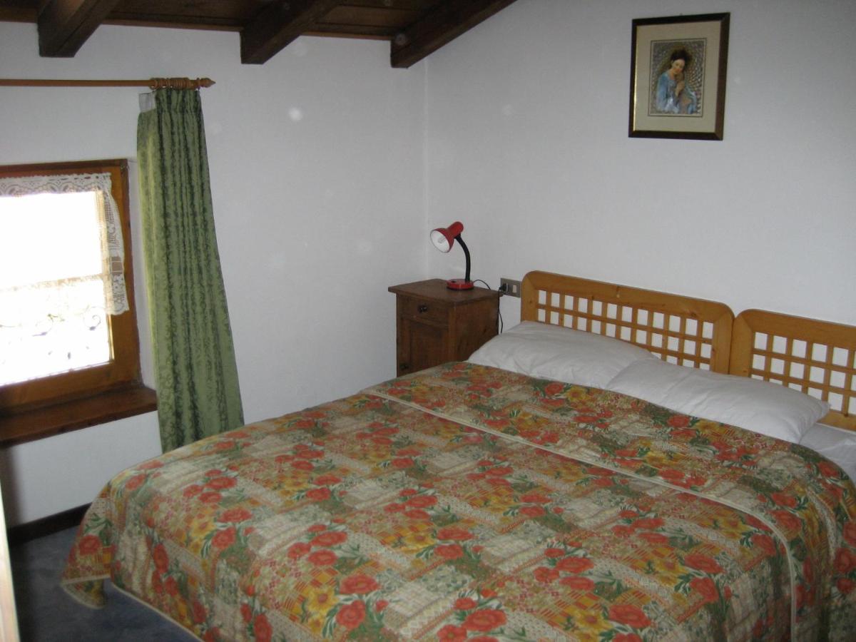 Two-Bedroom Apartment with Balcony - Split Level