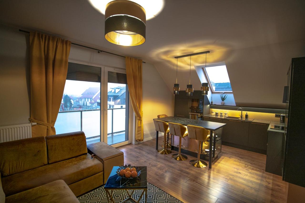 B&B Jelenia Góra - Apartament w Cieplicach 6 Gold - Bed and Breakfast Jelenia Góra