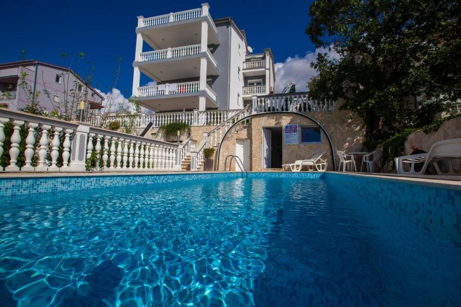 Apartment in Crikvenica with sea view, terrace, air conditioning, WiFi 3492-5 - Chambres d'hôtes Crikvenica