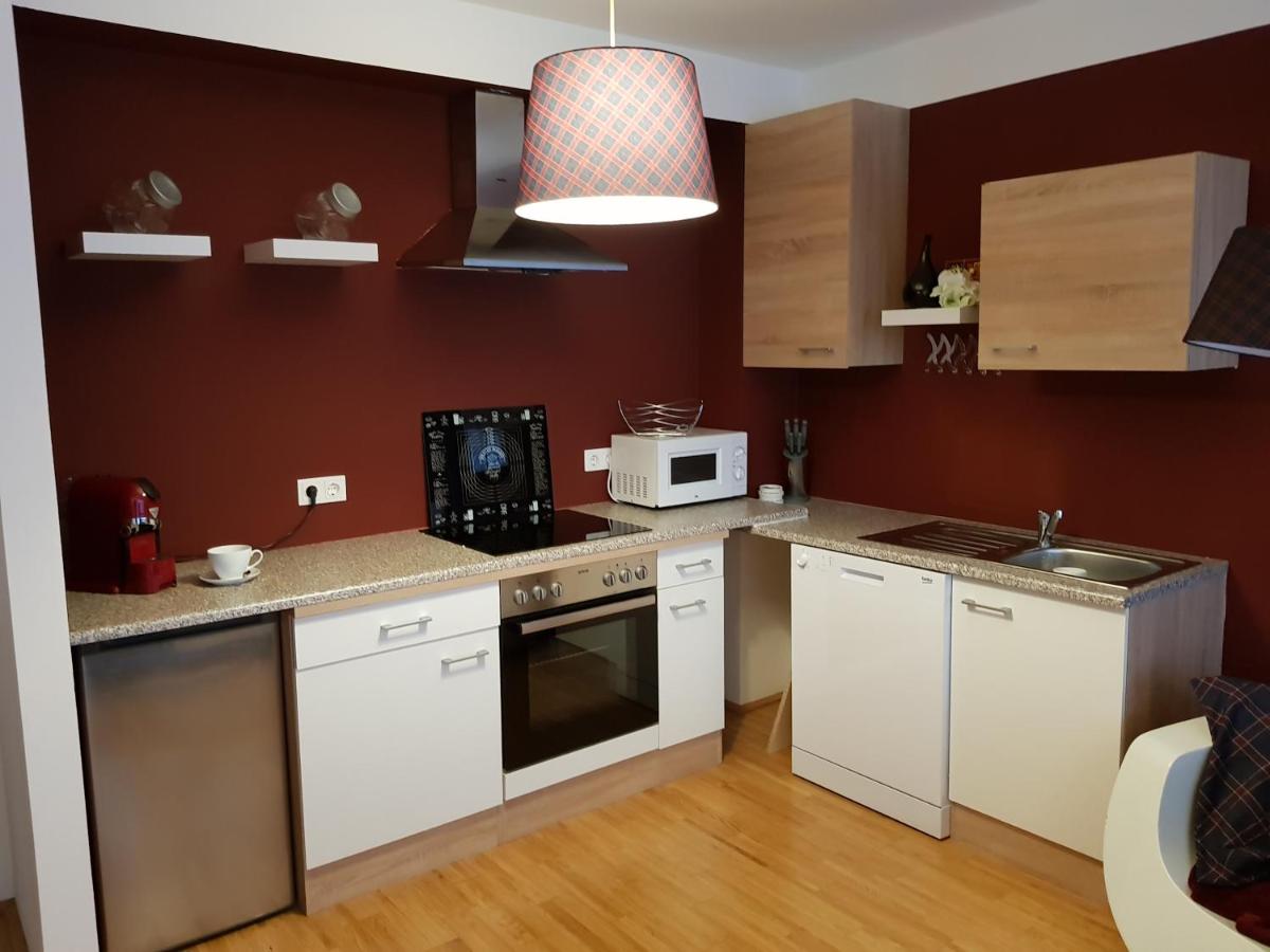 BullsLiving Kaisermühlen Apartment Erni next to UNO City - Ferienwohnung