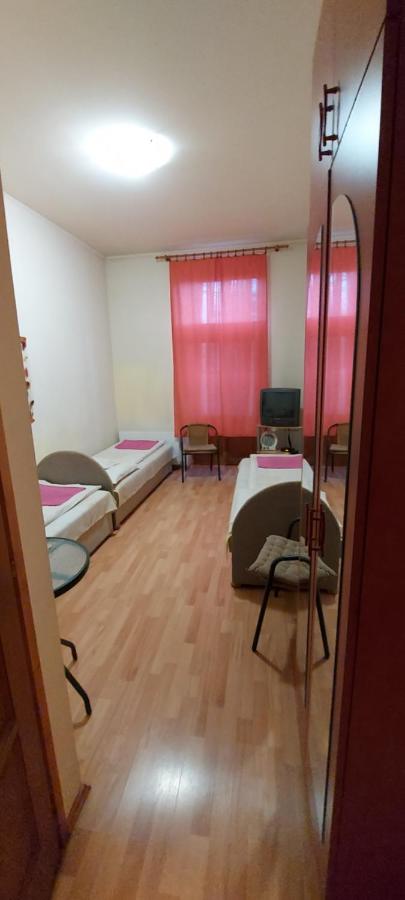 Driepersoonskamer met Eigen Badkamer