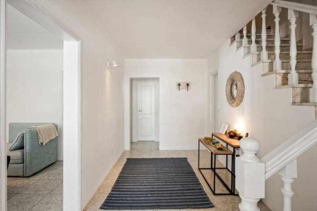 Vila com piscina e jardim privado - B&B