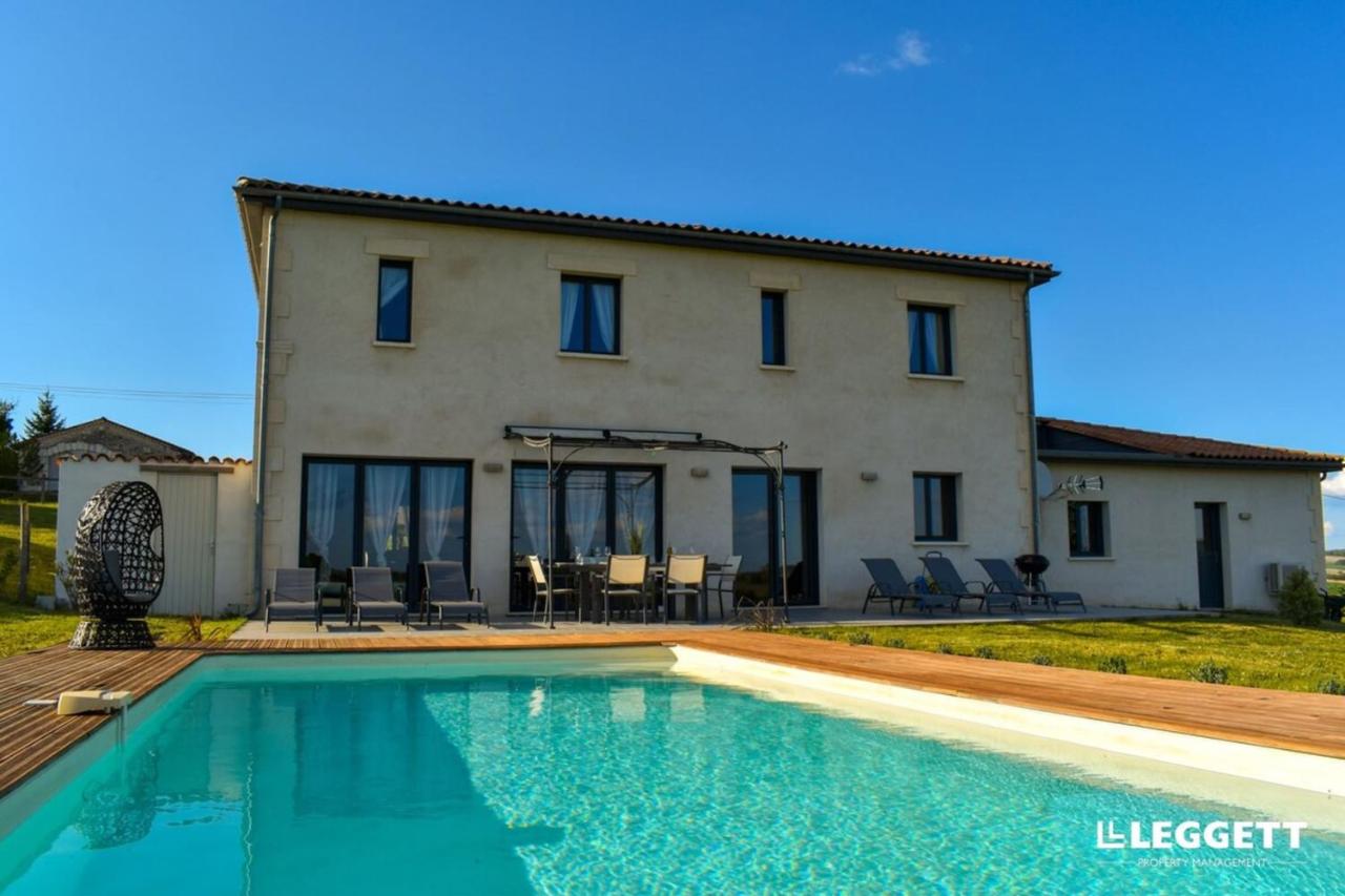 B&B Pillac - Alexyo - 10 persons Villa with pool close to Aubeterre - Bed and Breakfast Pillac