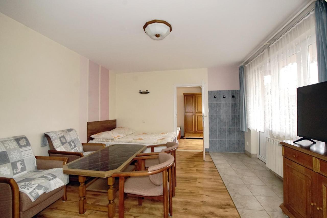 Familiensuite mit Balkon