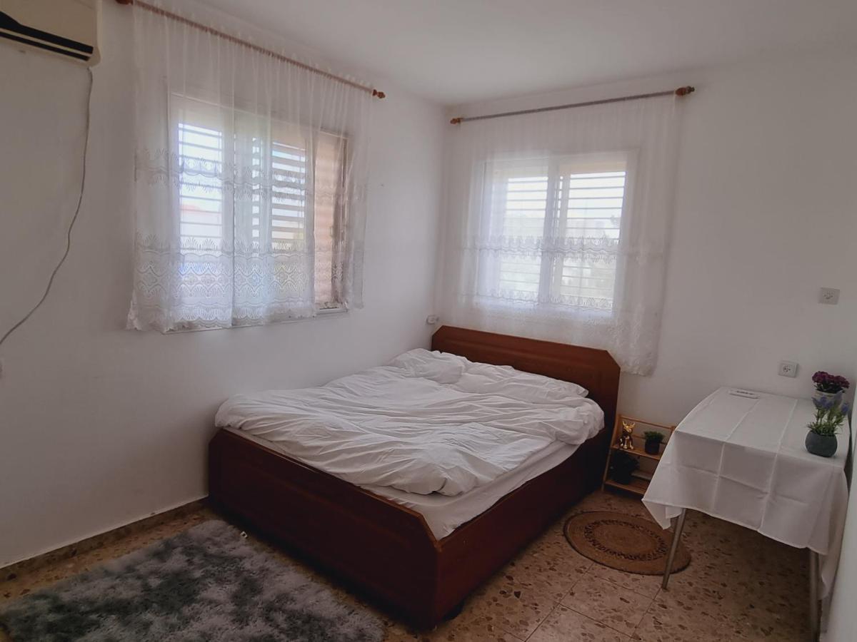 Standaard Tweepersoonskamer met Gedeelde Badkamer