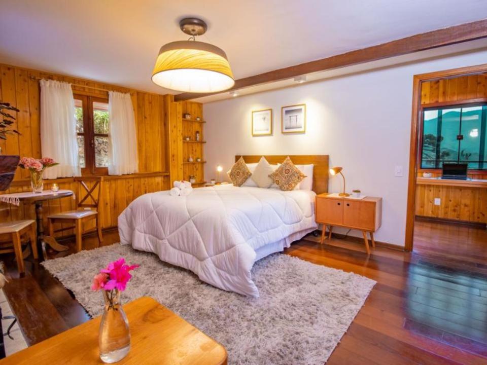 Chalé Vip com Hidromassagem e Varanda com Vista das Montanhas 