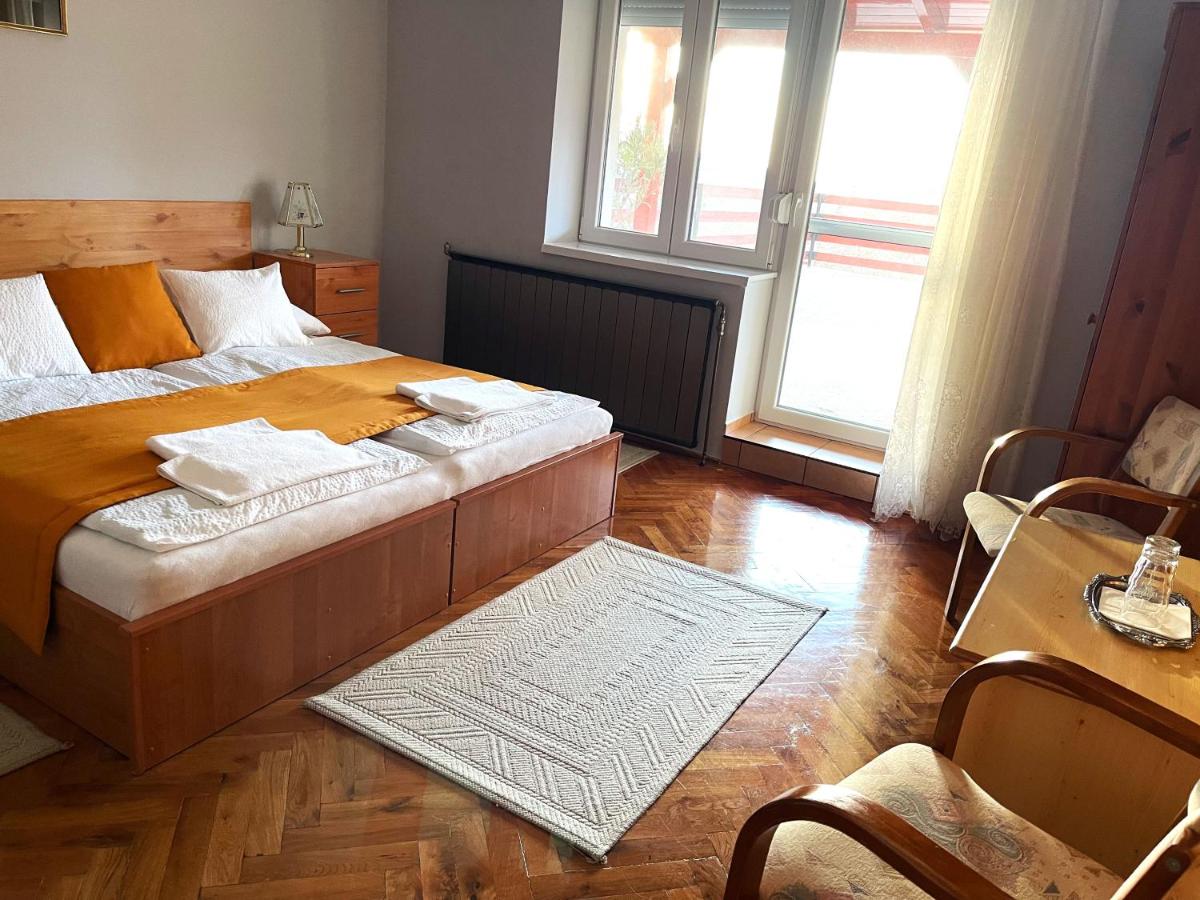 Doppelzimmer mit Patio