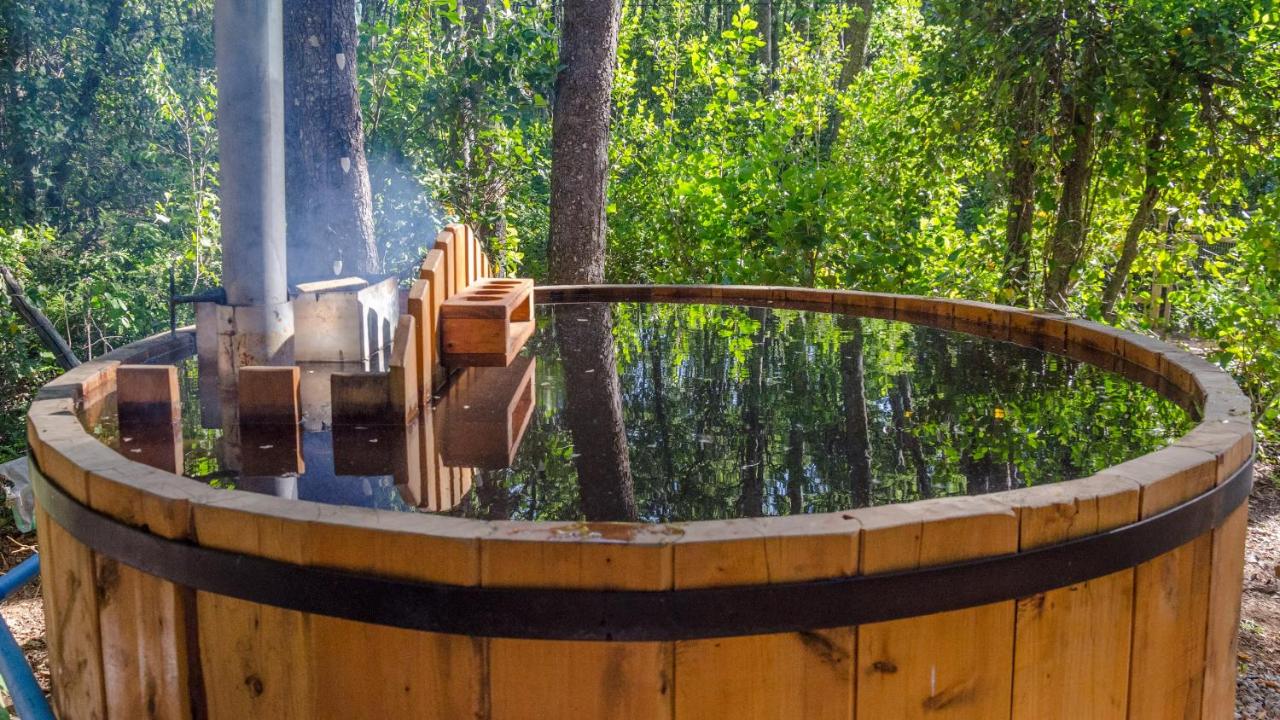 "Encanto de Vilches", cabaña en la precordillera con hot tub privado - B&B