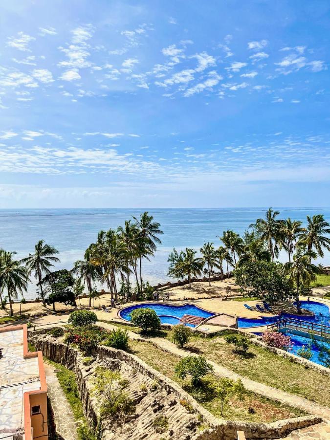 La Mera Ocean-View, with Pool and 2 stylish Bedroom - B&B