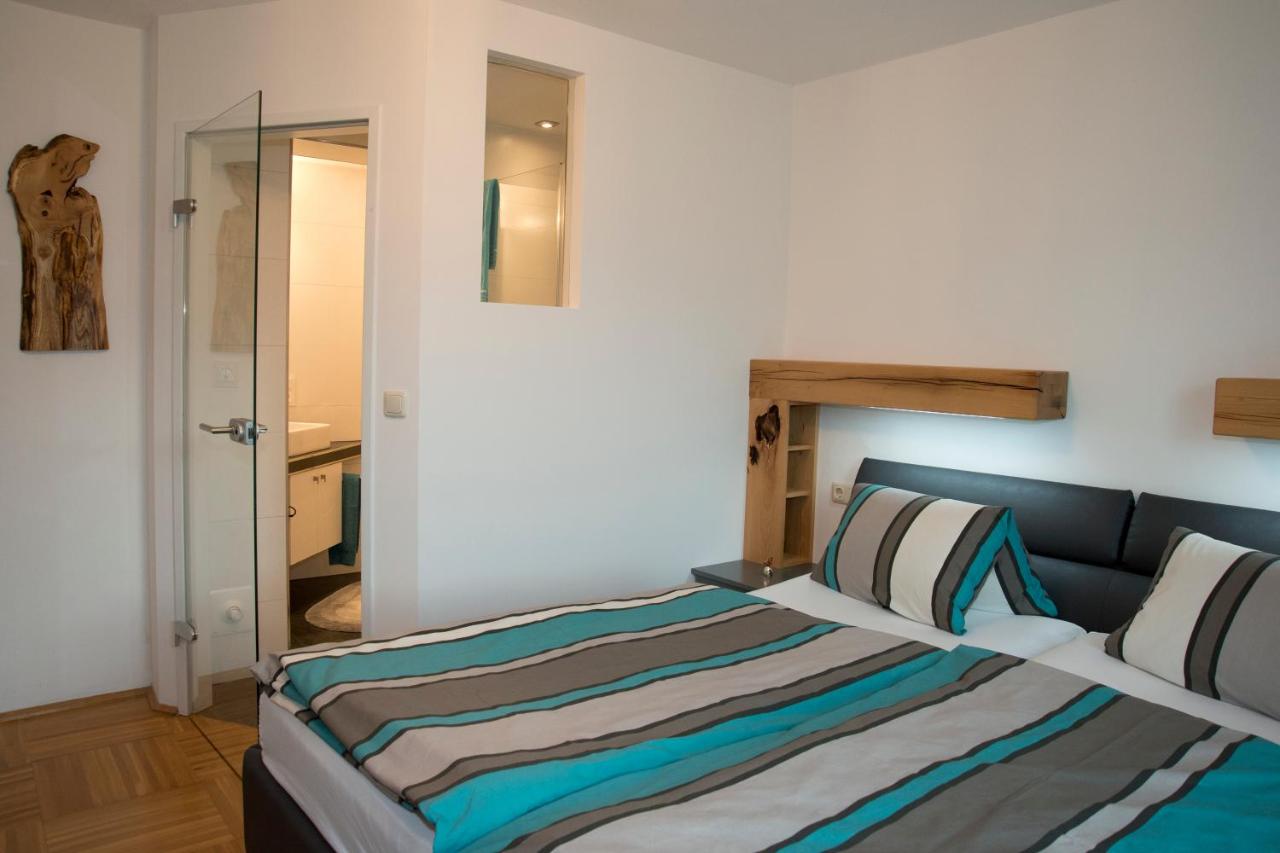 Doppelzimmer mit Balkon