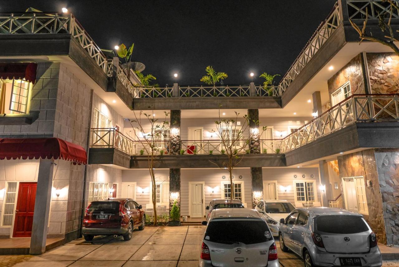 Rosetta Homestay - B&B Batu