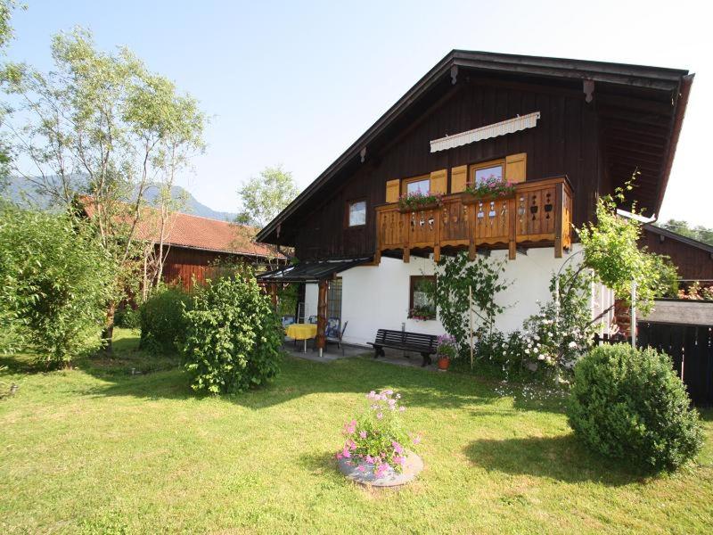 B&B Bayerisch Gmain - Bachbauernhof - Bed and Breakfast Bayerisch Gmain