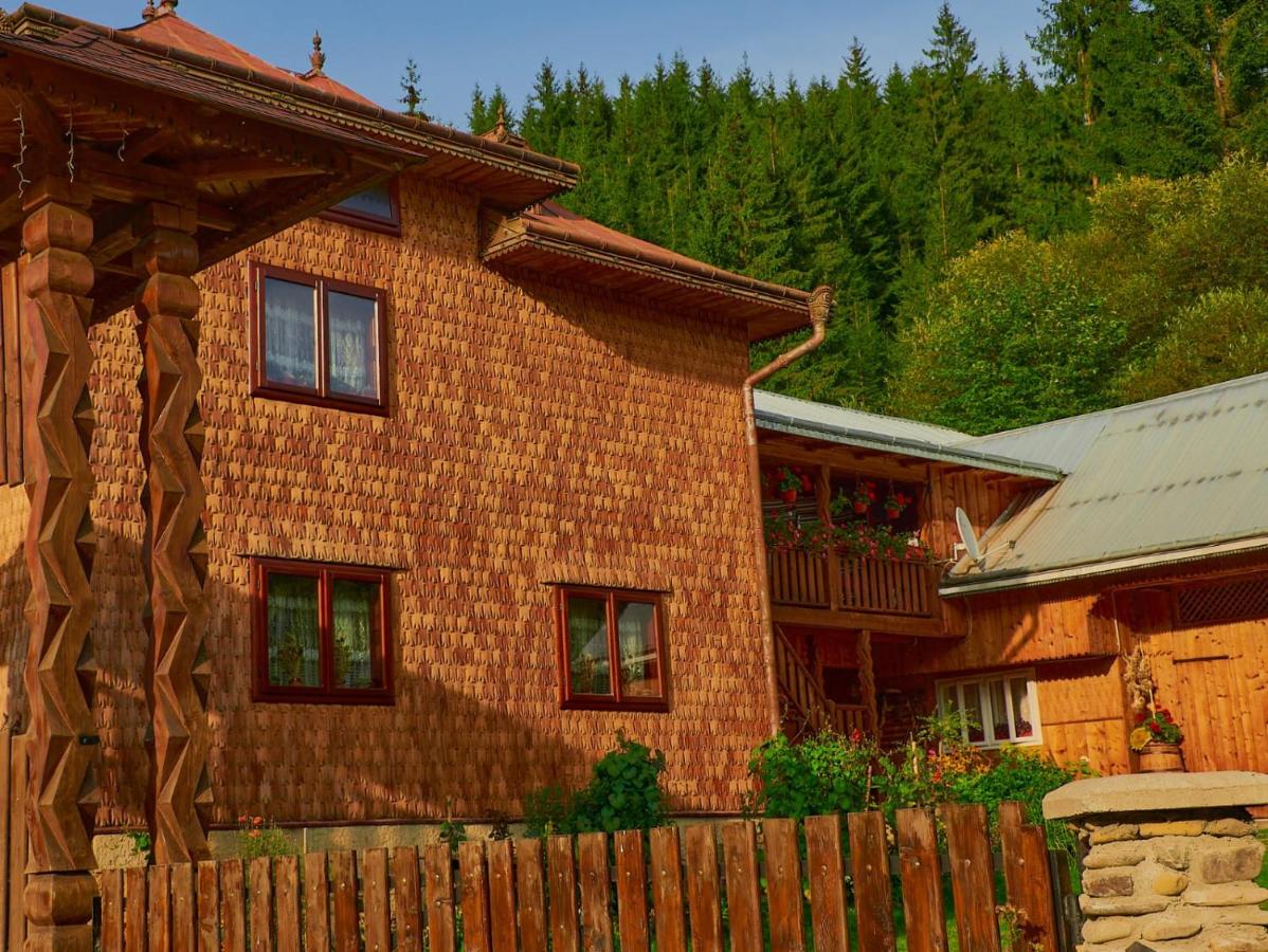 B&B Vatra Moldoviţei - Pensiunea Agroturistica Casa Coliniţa - Bed and Breakfast Vatra Moldoviţei