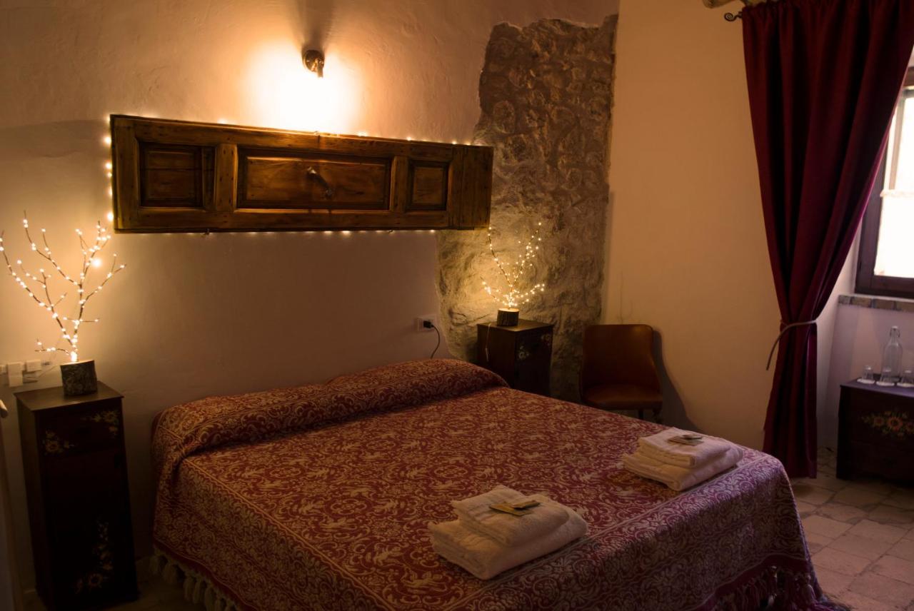 Deluxe Doppelzimmer (2 Erwachsene & 1 Kind)