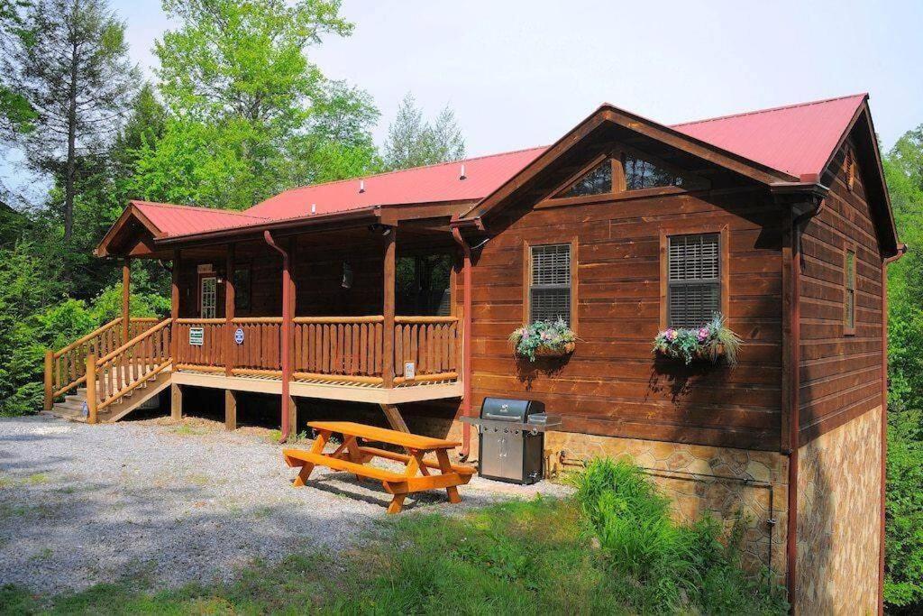 B&B Sevierville - Lucky Cub Cabin - Bed and Breakfast Sevierville